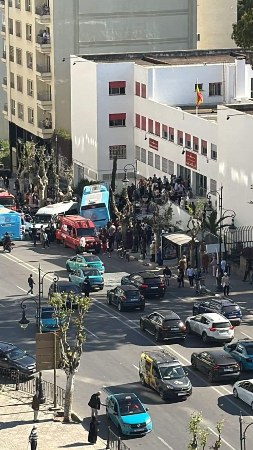 بالصور.. تعطل فرامل حافلة يؤدي إلى اصطدام وإصابة 15 شخصا وسط طنجة بالصور.. تعطل فرامل حافلة يؤدي إلى اصطدام وإصابة 15 شخصا وسط طنجة