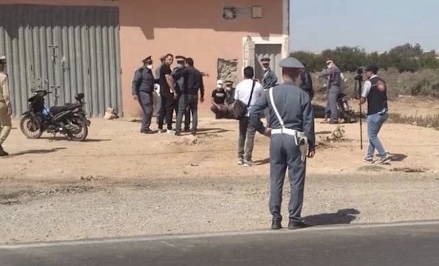 جريمة عائلية مروعة.. ابن يقتل والده المسن والدرك الملكي يعتقله جريمة عائلية مروعة.. ابن يقتل والده المسن والدرك الملكي يعتقله