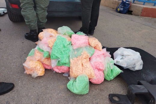 قادمة إلى الناظور.. ضبط أكثر من 100 ألف قرص مخدر داخل سيارة بمعبر باب مليلية قادمة إلى الناظور.. ضبط أكثر من 100 ألف قرص مخدر داخل سيارة بمعبر باب مليلية