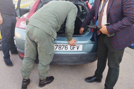 قادمة إلى الناظور.. ضبط أكثر من 100 ألف قرص مخدر داخل سيارة بمعبر باب مليلية قادمة إلى الناظور.. ضبط أكثر من 100 ألف قرص مخدر داخل سيارة بمعبر باب مليلية