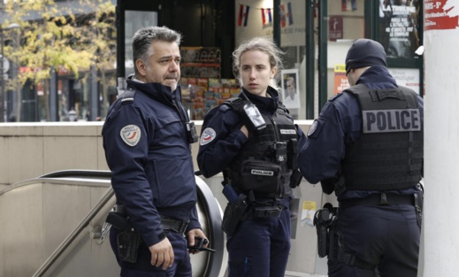 الإطاحة بموظفة أمن فرنسية متورطة في عمليات بيع التأشيرات لمغاربة