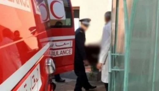 شاب يسكب البنزين على نفسه أمام منزل حبيبته بعد رفضها الزواج به ونقله إلى المستشفى