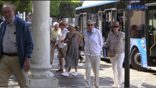 بالصور.. مليلية تستقبل سفينة حاملة 438 سائحاً من أمريكا بالصور.. مليلية تستقبل سفينة حاملة 438 سائحاً من أمريكا