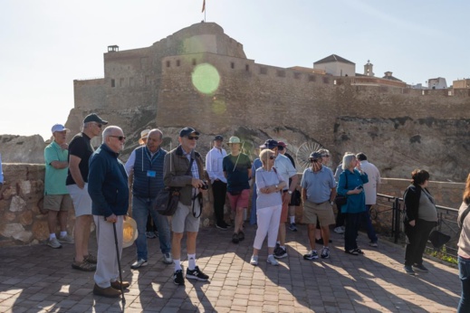 بالصور.. مليلية تستقبل سفينة حاملة 438 سائحاً من أمريكا بالصور.. مليلية تستقبل سفينة حاملة 438 سائحاً من أمريكا