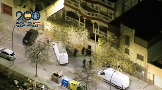 تفاصيل هروب ناظوري زعيم "موكرو مافيا" الهولندية في فضيحة أمنية بإسبانيا تفاصيل هروب ناظوري زعيم "موكرو مافيا" الهولندية في فضيحة أمنية بإسبانيا