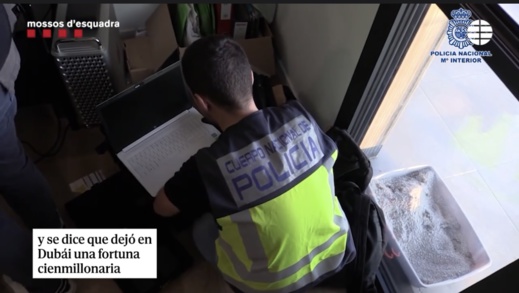 تفاصيل هروب ناظوري زعيم "موكرو مافيا" الهولندية في فضيحة أمنية بإسبانيا تفاصيل هروب ناظوري زعيم "موكرو مافيا" الهولندية في فضيحة أمنية بإسبانيا