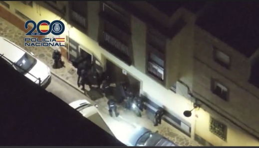 تفاصيل هروب ناظوري زعيم "موكرو مافيا" الهولندية في فضيحة أمنية بإسبانيا تفاصيل هروب ناظوري زعيم "موكرو مافيا" الهولندية في فضيحة أمنية بإسبانيا