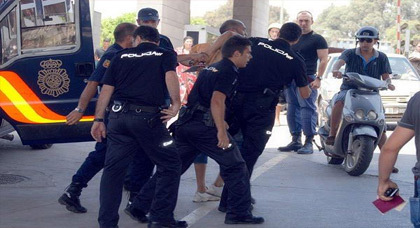 الشرطة الإسبانية تعتقل مهرب كحول طبية بمليلية