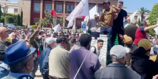 شاهد.. متابعة صاحب سيارة "هوندا" استُعملت في احتجاجات الأساتذة شاهد.. متابعة صاحب سيارة "هوندا" استُعملت في احتجاجات الأساتذة