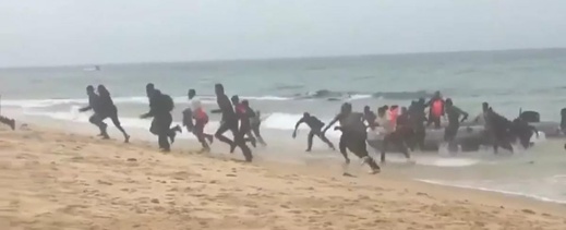 ضمنهم نساء.. 35 مهاجرا يصلون إلى إسبانيا انطلاقا من سواحل الريف ضمنهم نساء.. 35 مهاجرا يصلون إلى إسبانيا انطلاقا من سواحل الريف