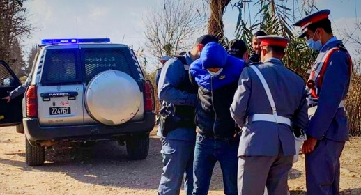 درك سلوان يوقف متورطا في النصب على حالمين بالهجرة درك سلوان يوقف متورطا في النصب على حالمين بالهجرة