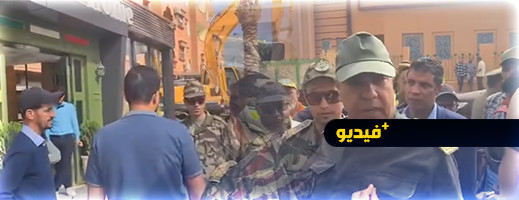 حملات مثيلة بالناظور.. حوار باشا مع أحد محتلي الملك العام يثير تعاطف المغاربة حملات مثيلة بالناظور.. حوار باشا مع أحد محتلي الملك العام يثير تعاطف المغاربة