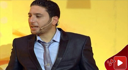 إبن الناظور مصطفى المقدمي ماسين في عرض كوميدي ساخر على الشاشة الأمازيغية