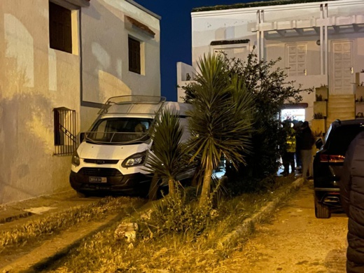 بالصور.. اعتقال خمسة أشخاص بتهمة تنظيم الهجرة غير الشرعية والعثور على زوارق وسيارات وأموال بالصور.. اعتقال خمسة أشخاص بتهمة تنظيم الهجرة غير الشرعية والعثور على زوارق وسيارات وأموال