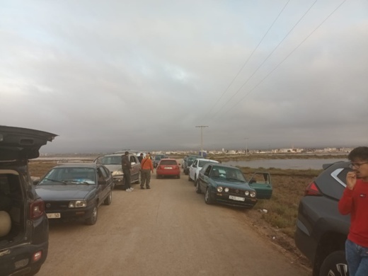 عشاق هواية الصيد بالصنارة يحتجون على منعهم من الولوج إلى شاطئ" المهندس " ضواحي الناظور عشاق هواية الصيد بالصنارة يحتجون على منعهم من الولوج إلى شاطئ" المهندس " ضواحي الناظور