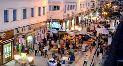 تجار قيسارية الناظور يشتكون من "الفراشة" و"العاهرات" ويطالبون السلطات بالتدخل تجار قيسارية الناظور يشتكون من "الفراشة" و"العاهرات" ويطالبون السلطات بالتدخل