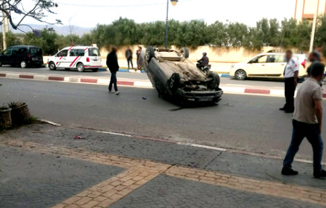 انقلاب سيارة يخلف إصابات على طريق بني بوعياش في الحسيمة انقلاب سيارة يخلف إصابات على طريق بني بوعياش في الحسيمة