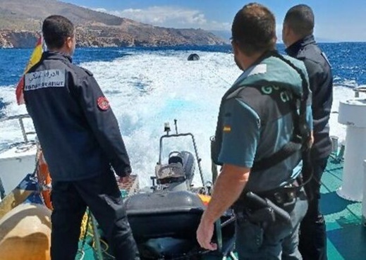 شاهد.. الدرك الملكي المغربي ينفذ حملات أمنية في غرناطة وألميريا بالتعاون مع إسبانيا شاهد.. الدرك الملكي المغربي ينفذ حملات أمنية في غرناطة وألميريا بالتعاون مع إسبانيا