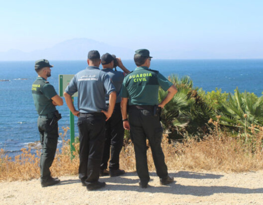 شاهد.. الدرك الملكي المغربي ينفذ حملات أمنية في غرناطة وألميريا بالتعاون مع إسبانيا شاهد.. الدرك الملكي المغربي ينفذ حملات أمنية في غرناطة وألميريا بالتعاون مع إسبانيا