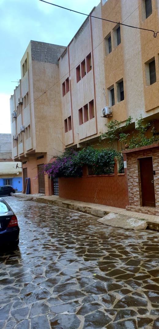 منزل محفظ بواجهتين وطابقين وسط الناظور وبثمن مناسب جداً منزل محفظ بواجهتين وطابقين وسط الناظور وبثمن مناسب جداً