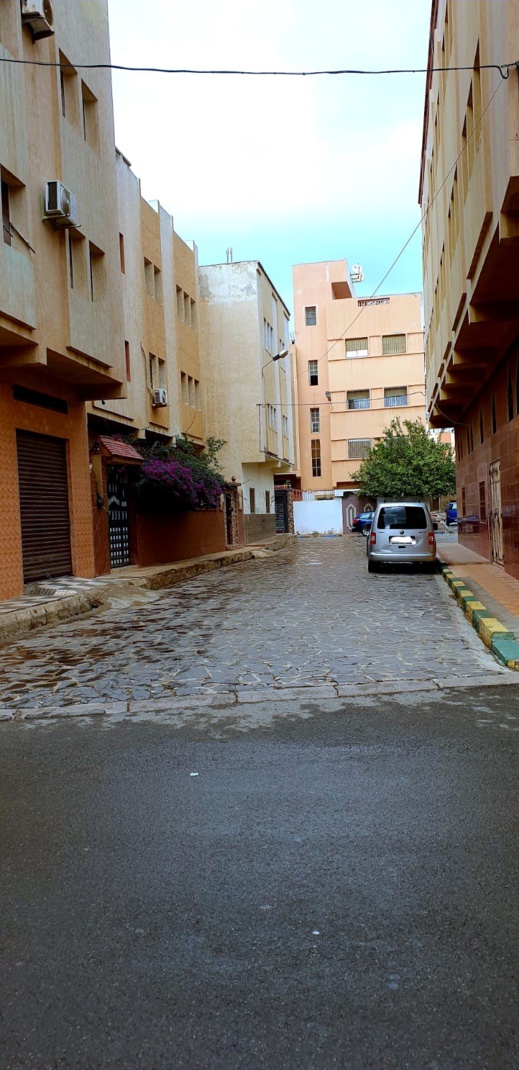 منزل محفظ بواجهتين وطابقين وسط الناظور وبثمن مناسب جداً منزل محفظ بواجهتين وطابقين وسط الناظور وبثمن مناسب جداً