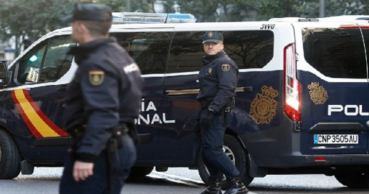 كانت بصدد ركوب باخرة.. القبض على سيدة و 3 مزورين يروجون للهجرة غير النظامية عبر مليلية كانت بصدد ركوب باخرة.. القبض على سيدة و 3 مزورين يروجون للهجرة غير النظامية عبر مليلية