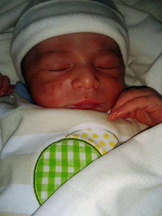 تهنئة بمناسبة ازدياد مولود لشقيق زميلنا الصحفي محمد الشركي تهنئة بمناسبة ازدياد مولود لشقيق زميلنا الصحفي محمد الشركي