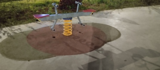 شاهد.. أيادي التخريب تطال شارع 80 بالناظور شاهد.. أيادي التخريب تطال شارع 80 بالناظور