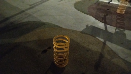 شاهد.. أيادي التخريب تطال شارع 80 بالناظور شاهد.. أيادي التخريب تطال شارع 80 بالناظور