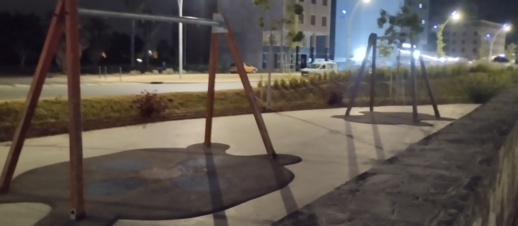 شاهد.. أيادي التخريب تطال شارع 80 بالناظور شاهد.. أيادي التخريب تطال شارع 80 بالناظور