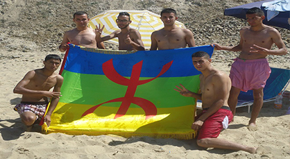 جمعية مولاي موحند للمسرح الأمازيغي في خرجة ترفيهية إلى شاطئ كلايريس