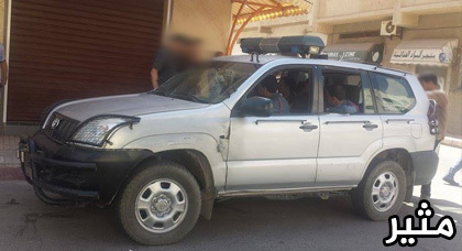 الدرك يعتقل شاب بحوزته مخدرات قوية ويفتش منزلا بالناظور مستعملا الكلاب الدرك يعتقل شاب بحوزته مخدرات قوية ويفتش منزلا بالناظور مستعملا الكلاب