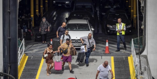الجمارك تسن تدابير جديدة تهم الجالية الراغبة في دخول المغرب الجمارك تسن تدابير جديدة تهم الجالية الراغبة في دخول المغرب