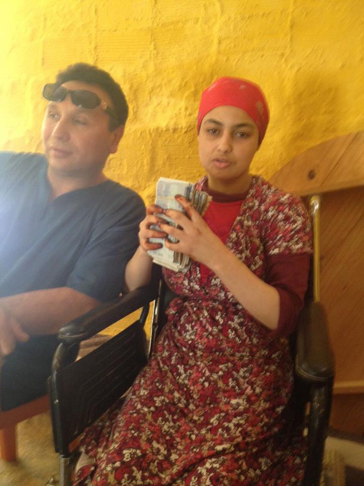 بعد نشر ندائهم بناظورسيتي جمعية هولندية تقدم يد المساعدة لشقيقتين معاقتين بالدريوش بعد نشر ندائهم بناظورسيتي جمعية هولندية تقدم يد المساعدة لشقيقتين معاقتين بالدريوش