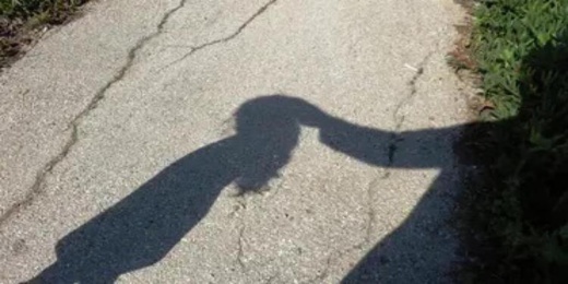 الحسيمة.. تلميذة تتعرض لاعتداء جنسي متكرر من أستاذها الحسيمة.. تلميذة تتعرض لاعتداء جنسي متكرر من أستاذها