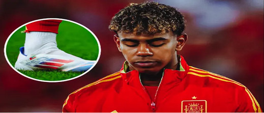 جدل واسع في المغرب بسبب العلم المغربي على حذاء اللاعب لامين يامال جدل واسع في المغرب بسبب العلم المغربي على حذاء اللاعب لامين يامال