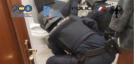 في عملية مشتركة بين فرنسا واسبانيا.. إحباط شحنة كبيرة من المخدرات في السواحل الإيبيرية في عملية مشتركة بين فرنسا واسبانيا.. إحباط شحنة كبيرة من المخدرات في السواحل الإيبيرية