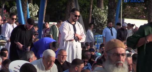 شاهد.. الآلاف يؤدون صلاة العيد بمليلية المحتلة في أجواء مهيبة شاهد.. الآلاف يؤدون صلاة العيد بمليلية المحتلة في أجواء مهيبة