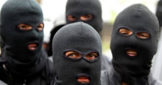 تحذيرات عبر مواقع التواصل الإجتماعي حول تواجد "عصابات" بالطريق الساحلي تحذيرات عبر مواقع التواصل الإجتماعي حول تواجد "عصابات" بالطريق الساحلي