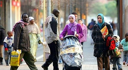 خبر سار للعمال المغاربة بسبتة ومليلية.. سيصبح بإمكانهم التجديد الأوتوماتيكي لرخص العمل خبر سار للعمال المغاربة بسبتة ومليلية.. سيصبح بإمكانهم التجديد الأوتوماتيكي لرخص العمل