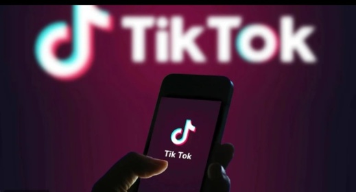 10 سنوات سجنا وغرامة ثقيلة في حق والدتين تسولتا بابنتيهما عبر “تيك توك 10 سنوات سجنا وغرامة ثقيلة في حق والدتين تسولتا بابنتيهما عبر “تيك توك