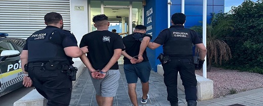 القبض على مغربيين في إسبانيا إثر اعتدائهما على سائق القبض على مغربيين في إسبانيا إثر اعتدائهما على سائق