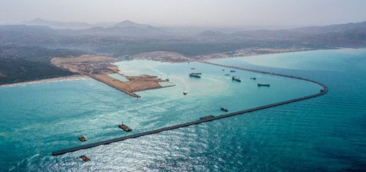 توقيع اتفاقية لمنح الامتياز لمحطة الحاويات الشرقية بميناء الناظور غرب المتوسط بسعة 3.4 مليون حاوية