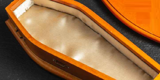 فيديو لأغرب قصة احتيال.. ثلاثة شباب يحملون نعشا فارغا إلى المسجد ليحصلوا على 3000 دينار فيديو لأغرب قصة احتيال.. ثلاثة شباب يحملون نعشا فارغا إلى المسجد ليحصلوا على 3000 دينار