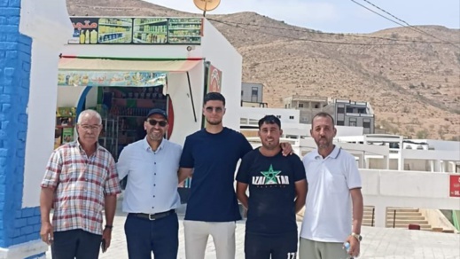 نجم أسود الأطلس يقضي عطلتھ الصيفية بالحسيمة نجم أسود الأطلس يقضي عطلتھ الصيفية بالحسيمة