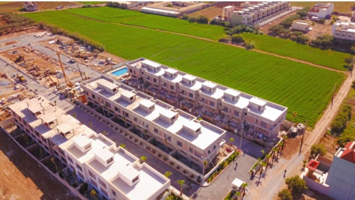 شاهدوا.. جنان عاريض توفر فيلات فخمة داخل إقامة مغلقة تتوفر على مرافق متنوعة شاهدوا.. جنان عاريض توفر فيلات فخمة داخل إقامة مغلقة تتوفر على مرافق متنوعة