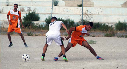 نادي ايت سيدال الرياضي في مباراة حبية ودية مع مجموعة من محبي الفريق نادي ايت سيدال الرياضي في مباراة حبية ودية مع مجموعة من محبي الفريق