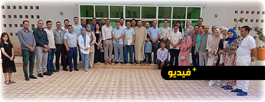 طلبة ماستر التدبير السياسي والإداري يكرمون أساتذتهم بكلية الناظور طلبة ماستر التدبير السياسي والإداري يكرمون أساتذتهم بكلية الناظور