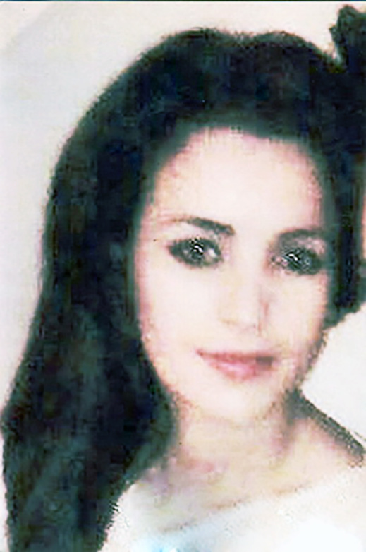 عروس لم يمض على زفافها سوى 3 أيام لتغادر بيت الزوجية وتختفي عن الأنظار عروس لم يمض على زفافها سوى 3 أيام لتغادر بيت الزوجية وتختفي عن الأنظار