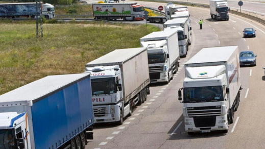 الشركات المغربية تسيطر على النقل البري مع إسبانيا الشركات المغربية تسيطر على النقل البري مع إسبانيا